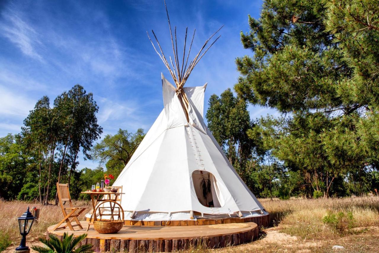 Готель Goodmuda Tipi'S Грандола Екстер'єр фото